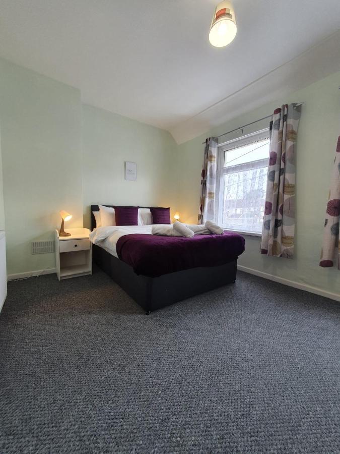 2 Bed House, Contractors & Holiday Guests Welcomed Dowlais מראה חיצוני תמונה
