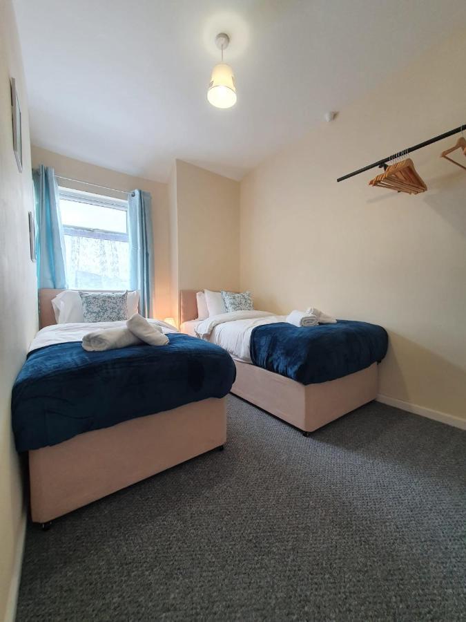 2 Bed House, Contractors & Holiday Guests Welcomed Dowlais מראה חיצוני תמונה